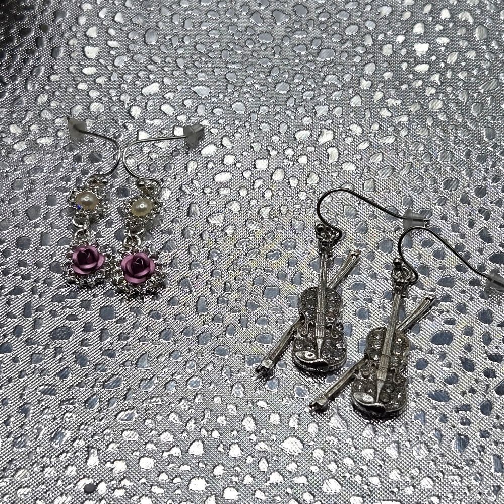 "5/$40" 2 Pairs Rhinestone Pink Flower/Violin Silver Tone Dangle Earrings - Picture 3 of 8